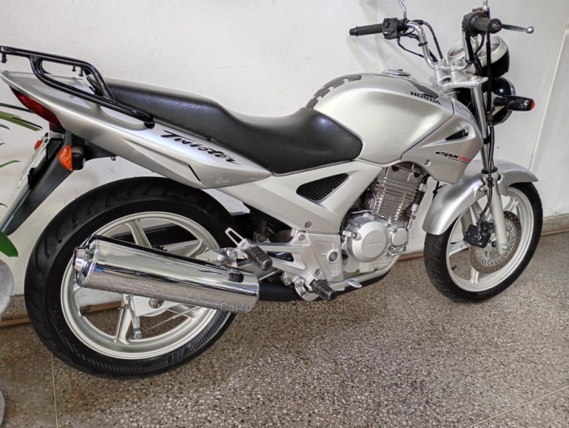 CB 250F TWISTER CBS - 2005 - CAMPO BOM