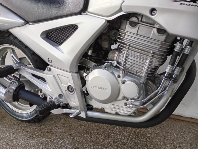CB 250F TWISTER CBS - 2005 - CAMPO BOM