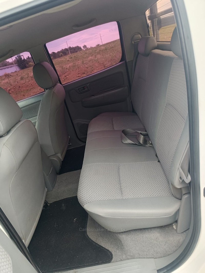 HILUX 2.7 SR 4X2 CD 16V GASOLINA 4P MANUAL - 2010 - IVOTI