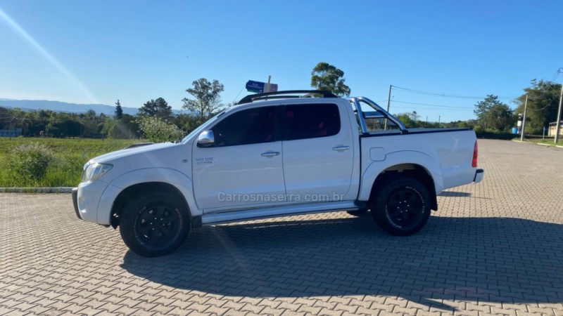 HILUX 2.7 SR 4X2 CD 16V GASOLINA 4P MANUAL - 2010 - IVOTI