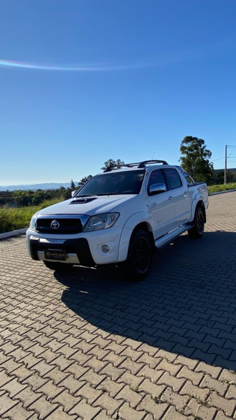 HILUX 2.7 SR 4X2 CD 16V GASOLINA 4P MANUAL - 2010 - IVOTI