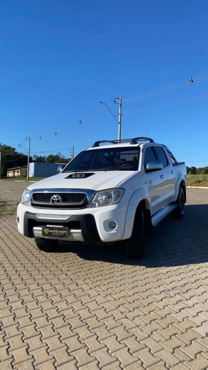 HILUX 2.7 SR 4X2 CD 16V GASOLINA 4P MANUAL - 2010 - IVOTI