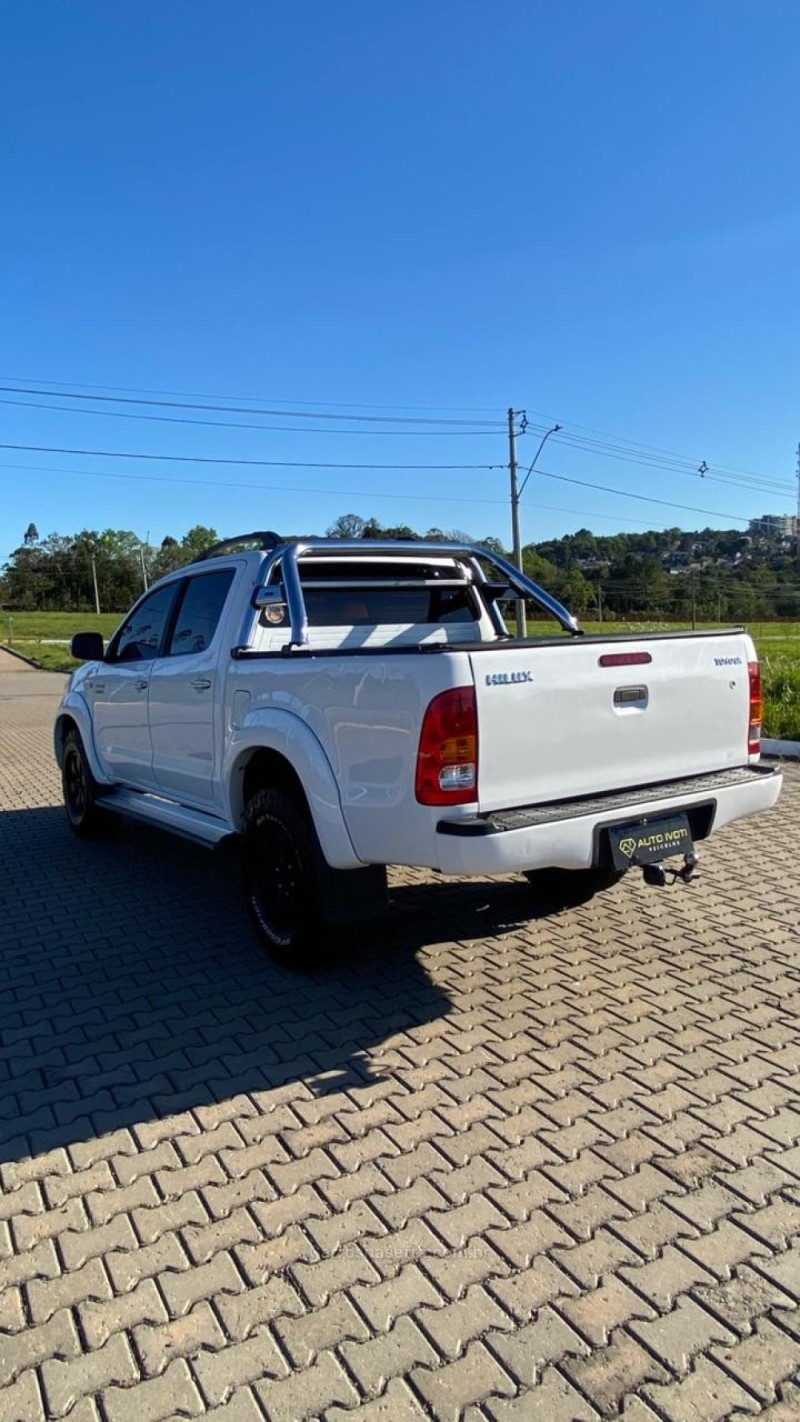 HILUX 2.7 SR 4X2 CD 16V GASOLINA 4P MANUAL - 2010 - IVOTI
