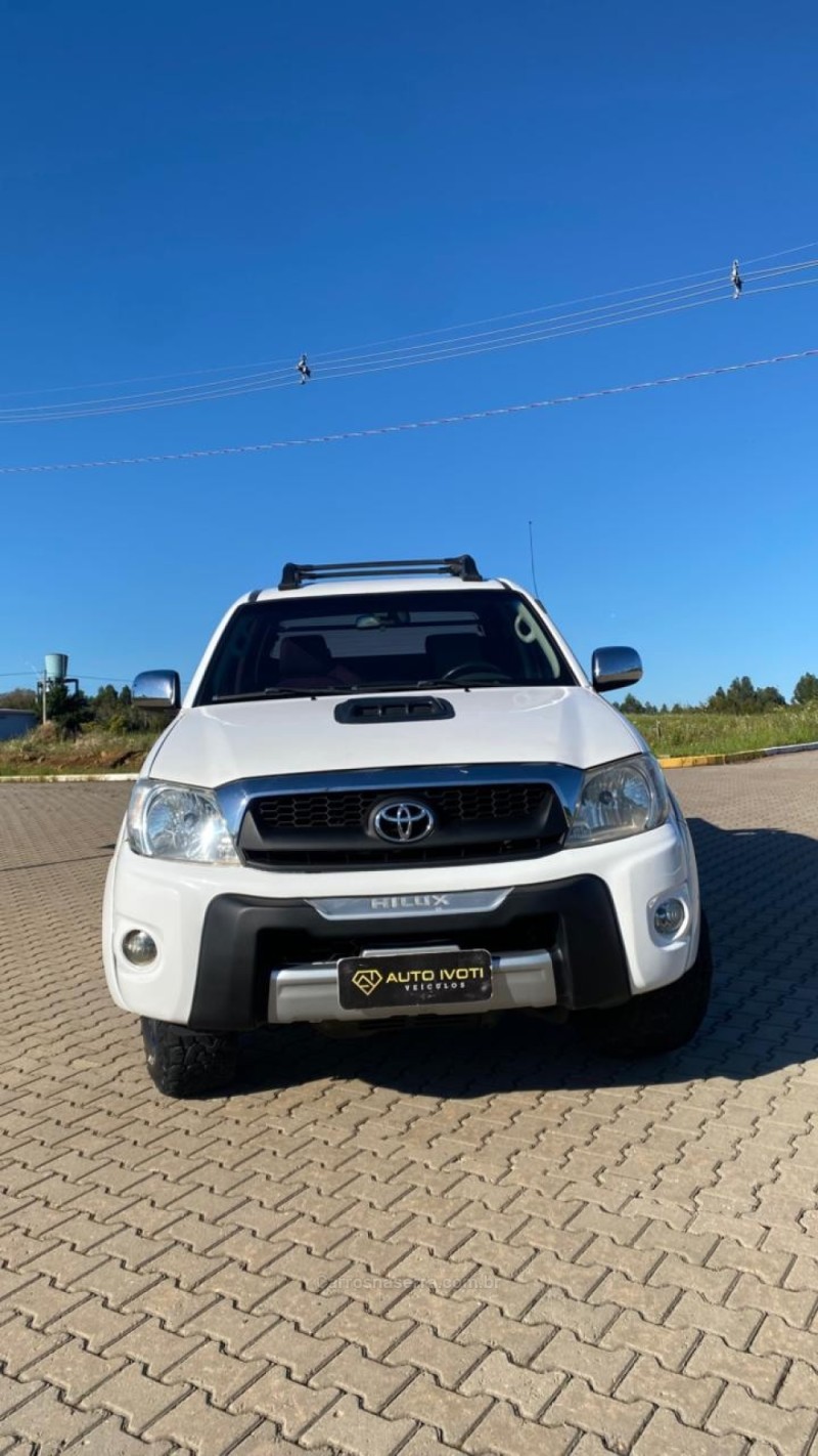 HILUX 2.7 SR 4X2 CD 16V GASOLINA 4P MANUAL - 2010 - IVOTI