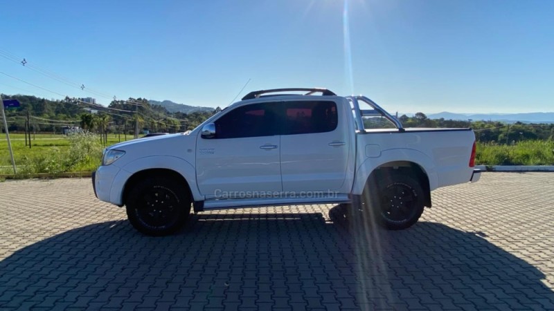 HILUX 2.7 SR 4X2 CD 16V GASOLINA 4P MANUAL - 2010 - IVOTI