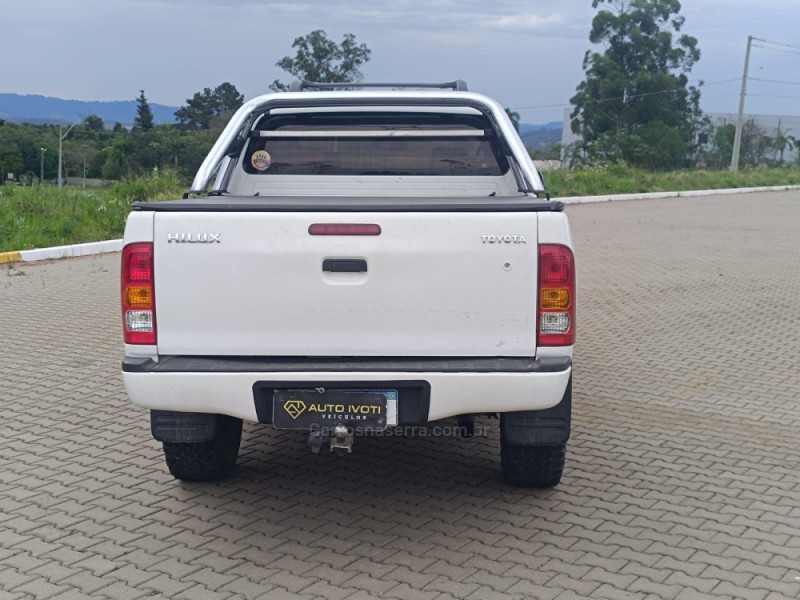 HILUX 2.7 SR 4X2 CD 16V GASOLINA 4P MANUAL - 2010 - IVOTI