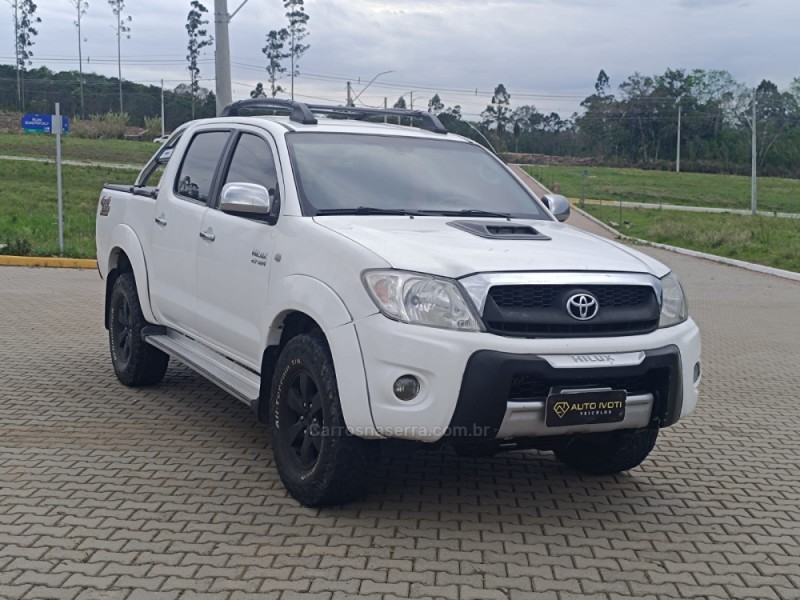 HILUX 2.7 SR 4X2 CD 16V GASOLINA 4P MANUAL - 2010 - IVOTI