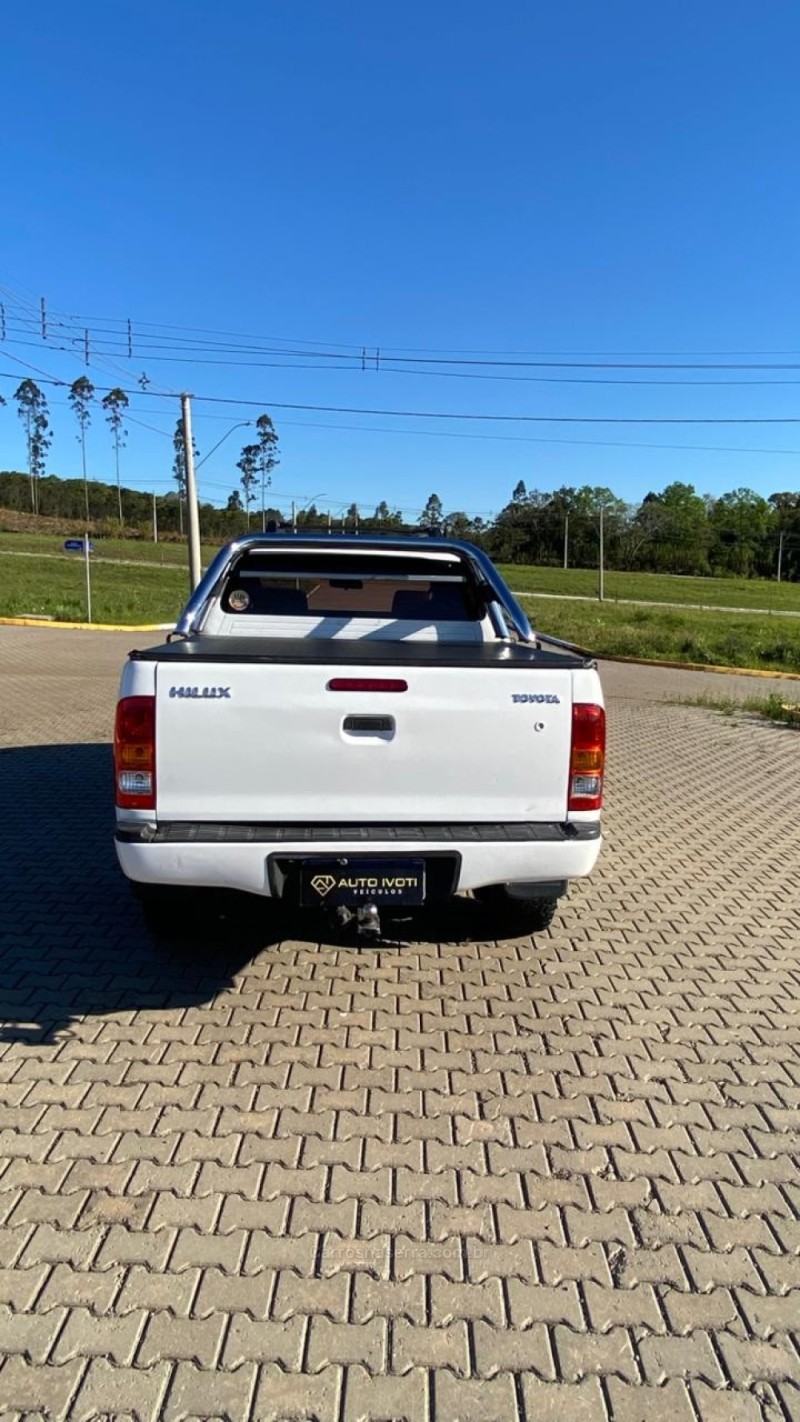 HILUX 2.7 SR 4X2 CD 16V GASOLINA 4P MANUAL - 2010 - IVOTI