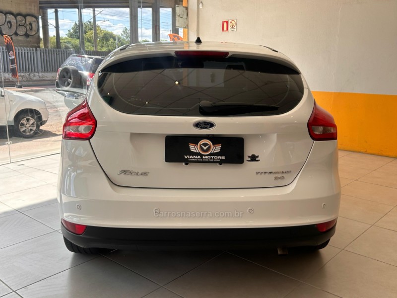 FOCUS 2.0 TITANIUM PLUS 16V FLEX 4P AUTOMÁTICO - 2016 - SAPUCAIA DO SUL