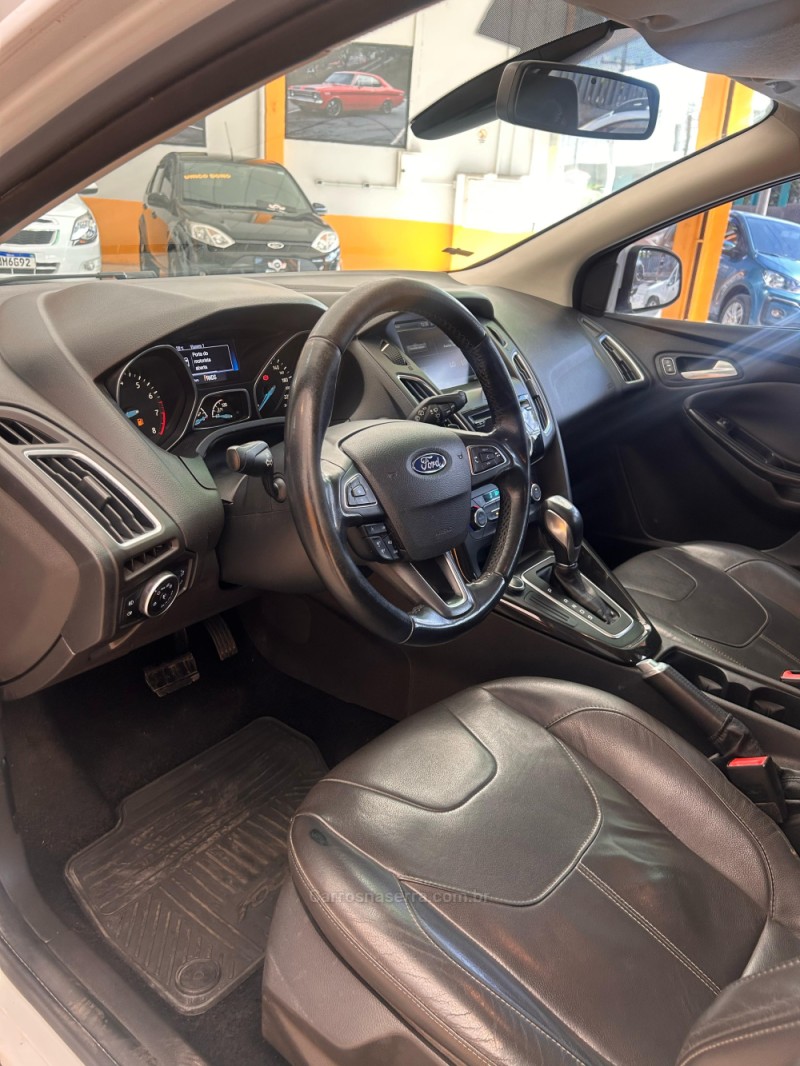 FOCUS 2.0 TITANIUM PLUS 16V FLEX 4P AUTOMÁTICO - 2016 - SAPUCAIA DO SUL