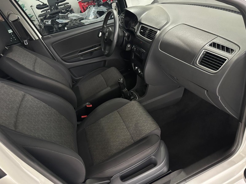 FOX 1.6 MI 8V FLEX 4P MANUAL - 2013 - CAXIAS DO SUL