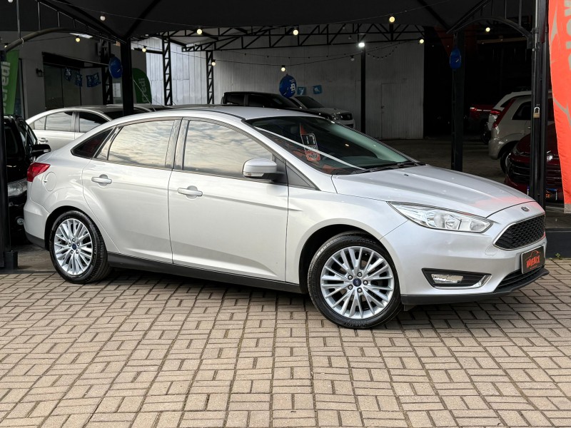 FOCUS 2.0 SE SEDAN 16V FLEX 4P AUTOMÁTICO - 2017 - LAGOA VERMELHA