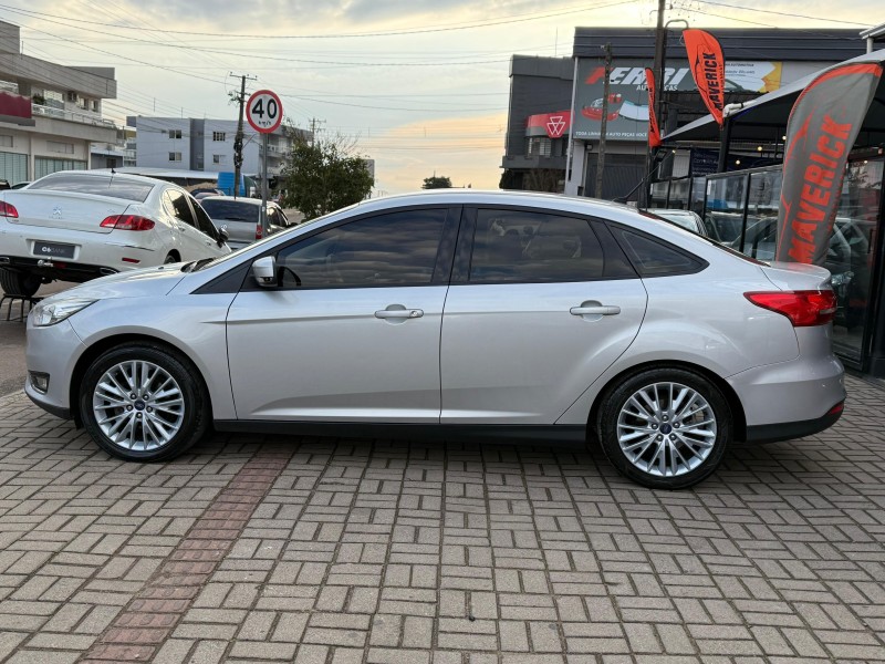 FOCUS 2.0 SE SEDAN 16V FLEX 4P AUTOMÁTICO - 2017 - LAGOA VERMELHA