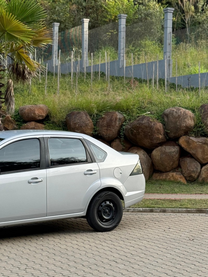 FIESTA 1.6 MPI 8V GASOLINA 4P MANUAL - 2013 - IVOTI