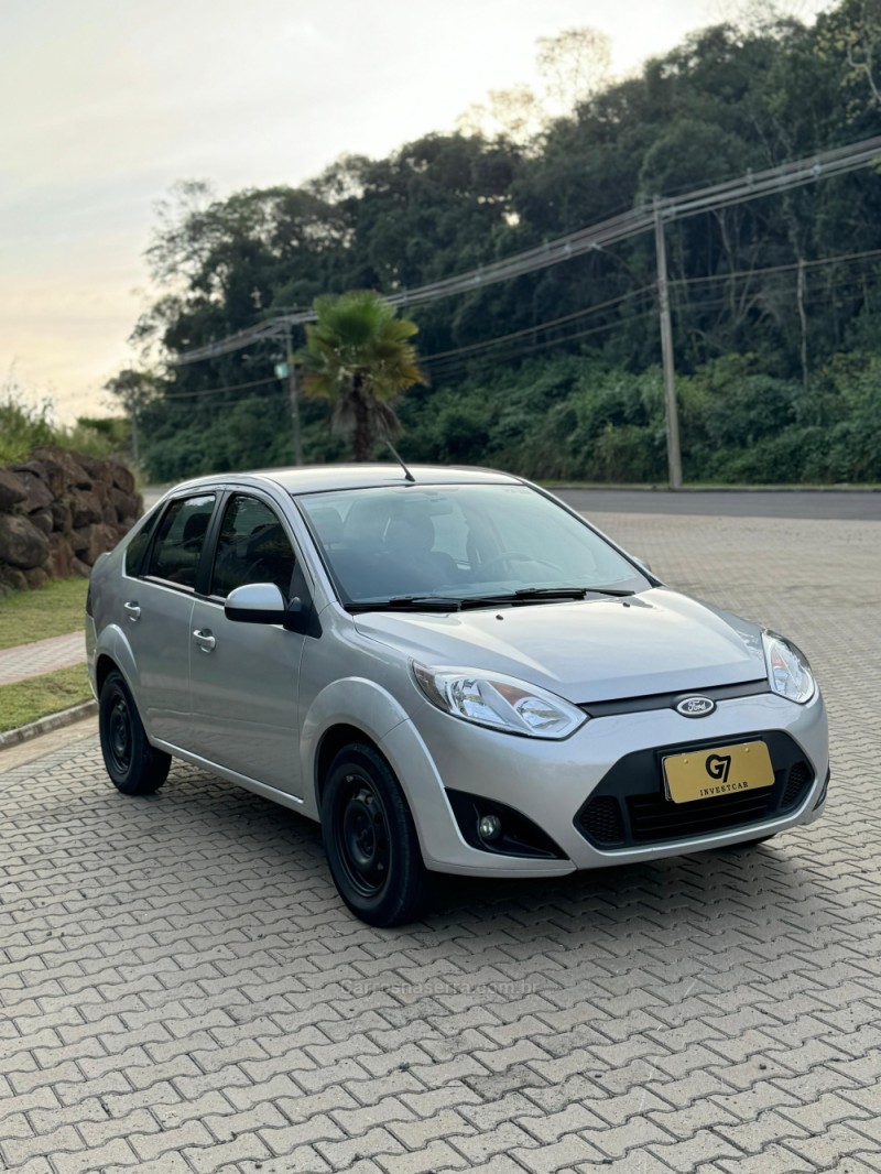 FIESTA 1.6 MPI 8V GASOLINA 4P MANUAL - 2013 - IVOTI