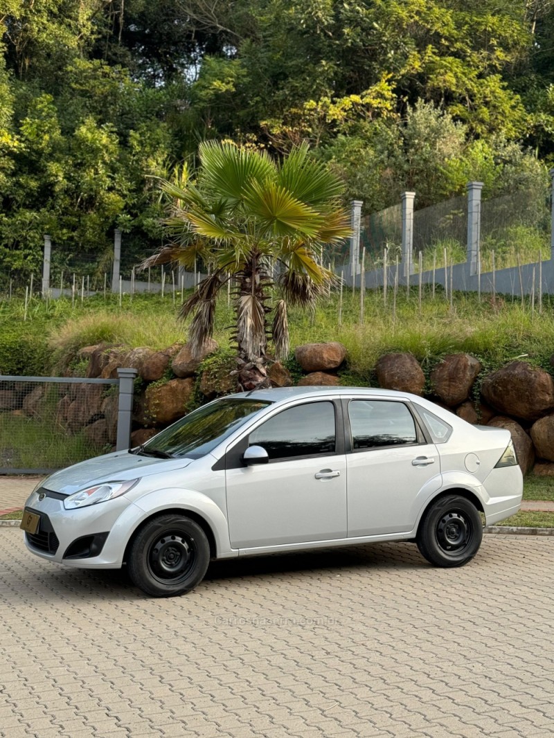 FIESTA 1.6 MPI 8V GASOLINA 4P MANUAL - 2013 - IVOTI