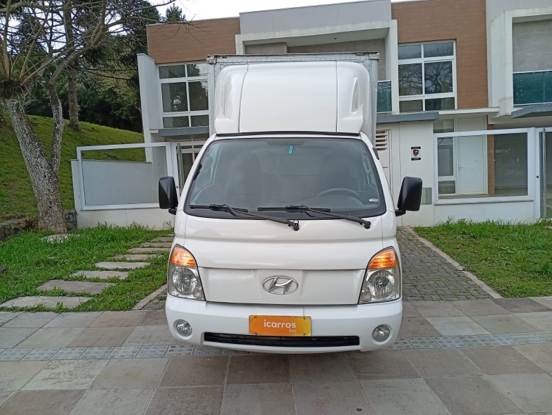 HR 2.5 LONGO BAÚ 4X2 16V 130CV TURBO INTERCOOLER DIESEL 2P MANUAL - 2010 - FARROUPILHA