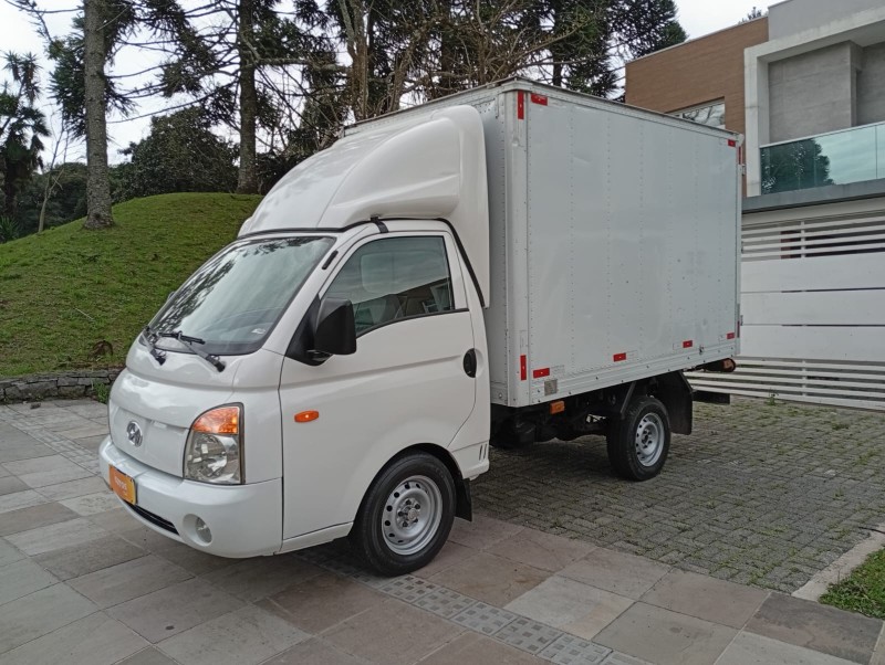 HR 2.5 LONGO BAÚ 4X2 16V 130CV TURBO INTERCOOLER DIESEL 2P MANUAL - 2010 - FARROUPILHA