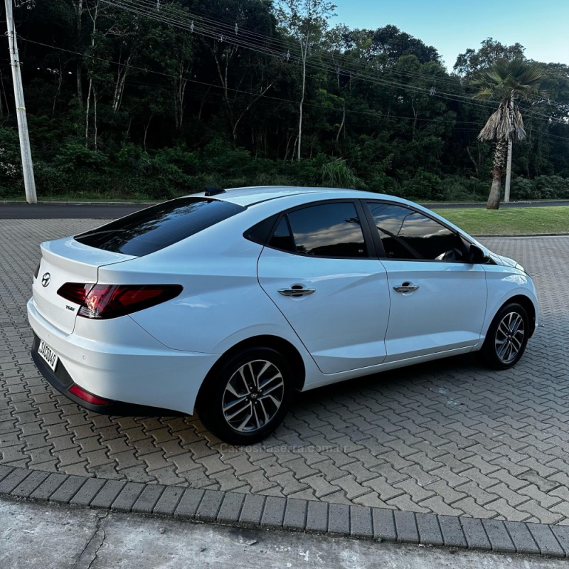 HB20 1.0 PLATINUM 12V TURBO FLEX 4P AUTOMÁTICO - 2022 - IVOTI