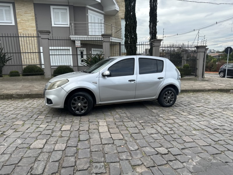 SANDERO 1.0 EXPRESSION 16V FLEX 4P MANUAL - 2014 - CAXIAS DO SUL