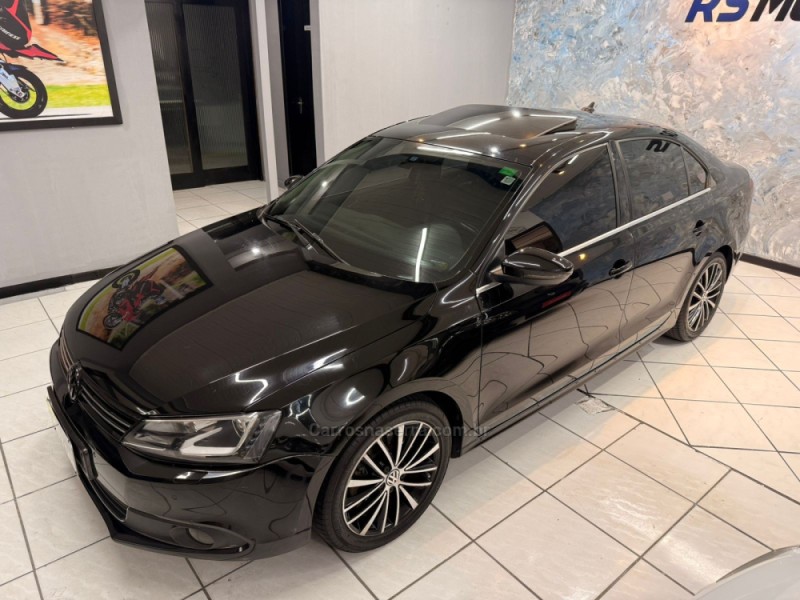 jetta 2.0 tsi highline 211cv gasolina 4p dsg 2014 caxias do sul