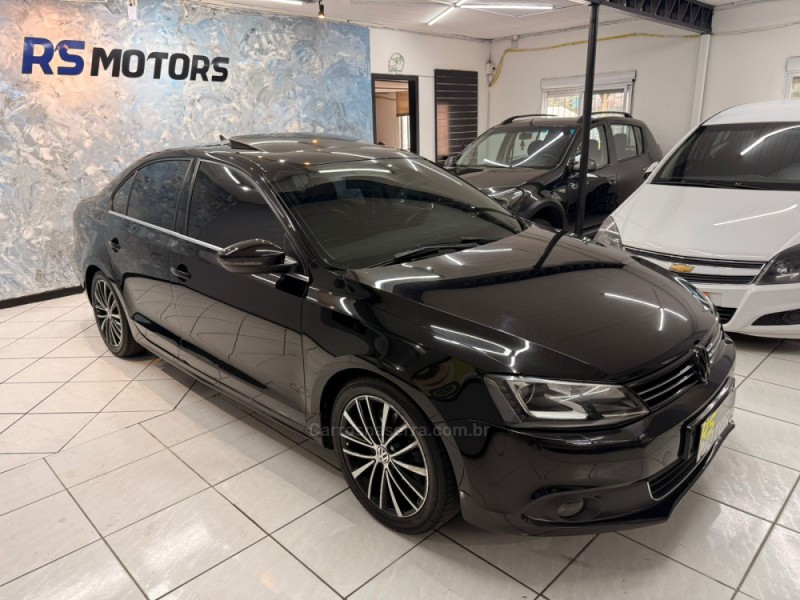 JETTA 2.0 TSI HIGHLINE 211CV GASOLINA 4P DSG - 2014 - CAXIAS DO SUL