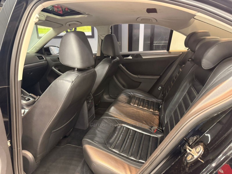 JETTA 2.0 TSI HIGHLINE 211CV GASOLINA 4P DSG - 2014 - CAXIAS DO SUL