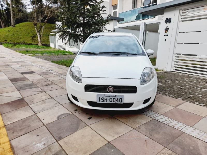 PUNTO 1.4 ATTRACTIVE 8V FLEX 4P MANUAL - 2012 - FARROUPILHA