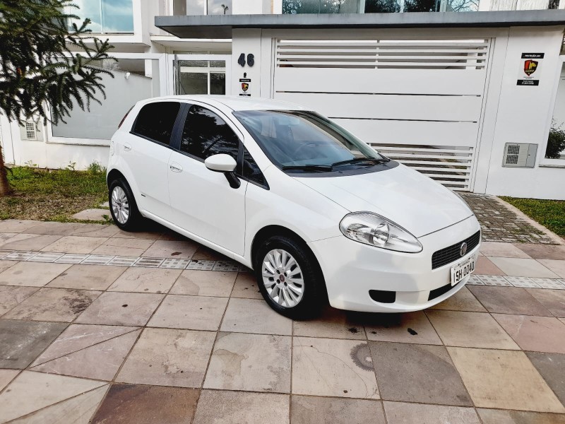 PUNTO 1.4 ATTRACTIVE 8V FLEX 4P MANUAL - 2012 - FARROUPILHA