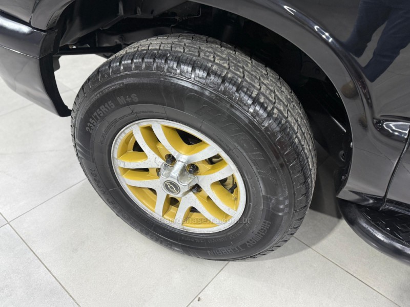 BLAZER 2.2 MPFI STD 4X2 8V GASOLINA 4P MANUAL - 2000 - SAPIRANGA