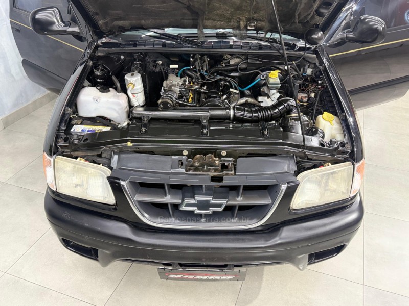 BLAZER 2.2 MPFI STD 4X2 8V GASOLINA 4P MANUAL - 2000 - SAPIRANGA