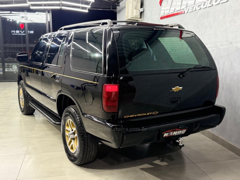 BLAZER 2.2 MPFI STD 4X2 8V GASOLINA 4P MANUAL - 2000 - SAPIRANGA