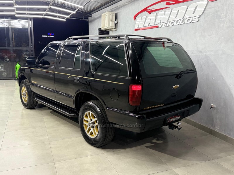 BLAZER 2.2 MPFI STD 4X2 8V GASOLINA 4P MANUAL - 2000 - SAPIRANGA
