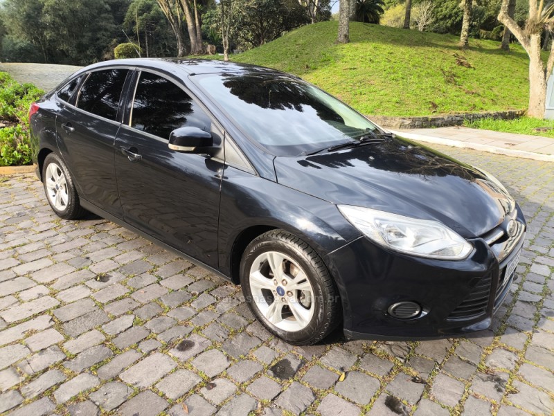 focus 1.6 glx sedan 8v flex 4p manual 2014 farroupilha
