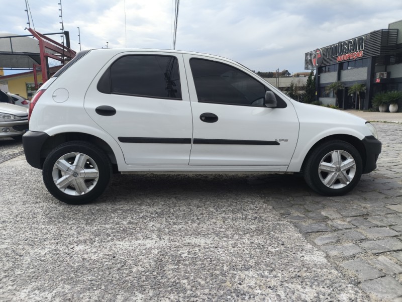 CELTA 1.0 MPFI LIFE 8V FLEX 4P MANUAL - 2009 - FARROUPILHA
