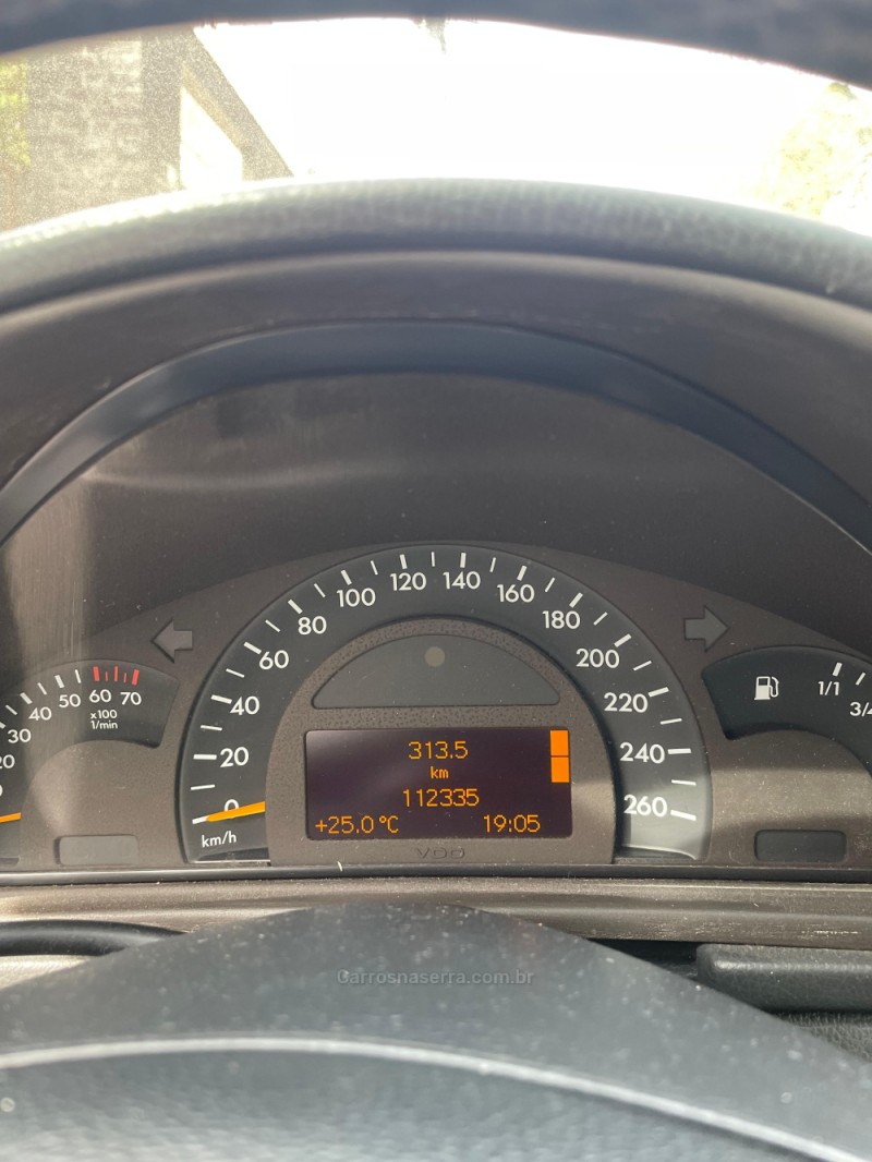 C 240 2.6 AVANTGARDE GASOLINA 4P AUTOMÁTICO - 2001 - CAXIAS DO SUL