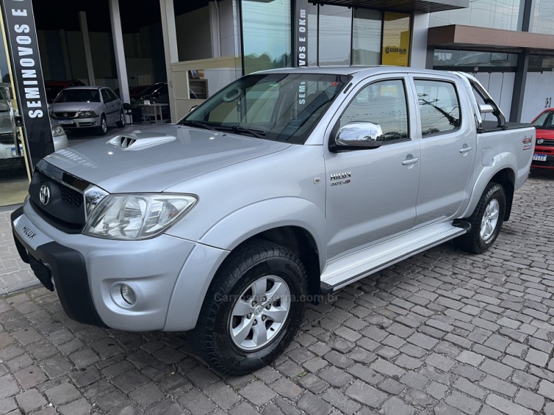 HILUX 3.0 SRV 4X4 CD 16V TURBO INTERCOOLER DIESEL 4P AUTOMÁTICO - 2011 - VERANóPOLIS