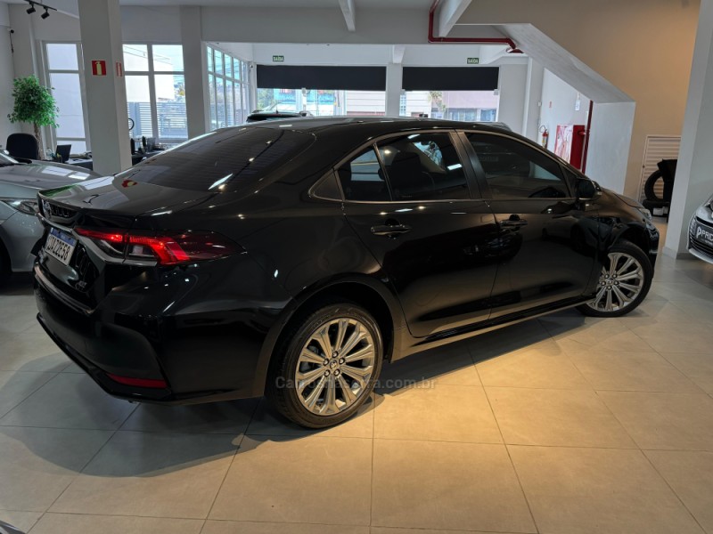 COROLLA 2.0 XEI 16V FLEX 4P AUTOMÁTICO - 2022 - CAXIAS DO SUL