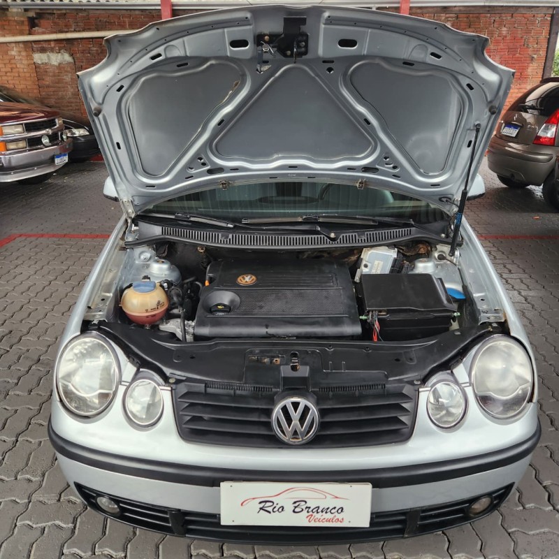 POLO SEDAN 1.6 8V GASOLINA 4P MANUAL - 2003 - CAXIAS DO SUL