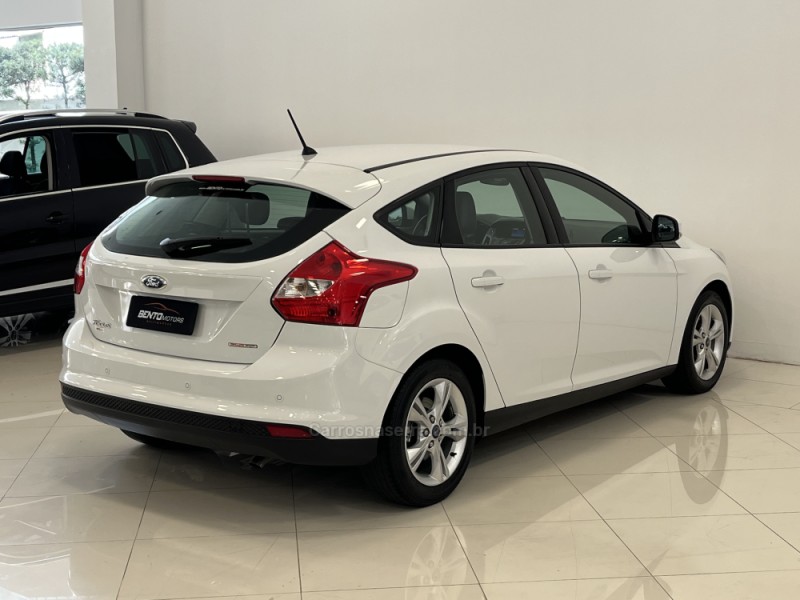 FOCUS 1.6 SE HATCH 16V FLEX 4P AUTOMÁTICO - 2015 - BENTO GONçALVES