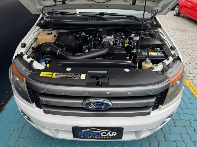 RANGER 2.5 XLS 4X2 CD 16V FLEX 4P MANUAL - 2014 - ESTâNCIA VELHA