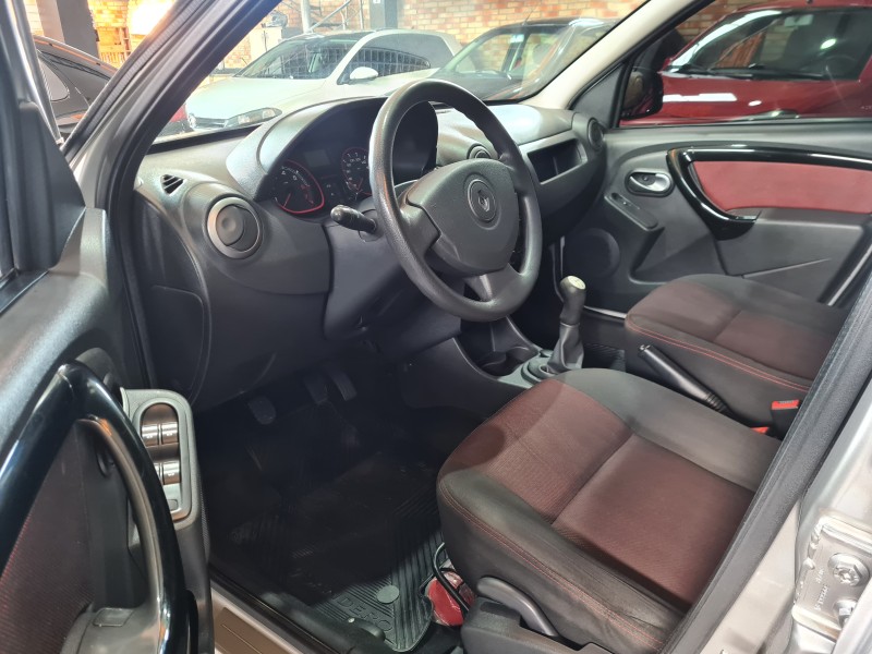 SANDERO 1.6 STEPWAY 8V FLEX 4P MANUAL - 2013 - FARROUPILHA