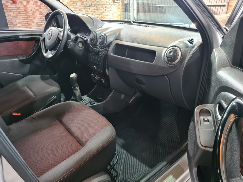 SANDERO 1.6 STEPWAY 8V FLEX 4P MANUAL - 2013 - FARROUPILHA