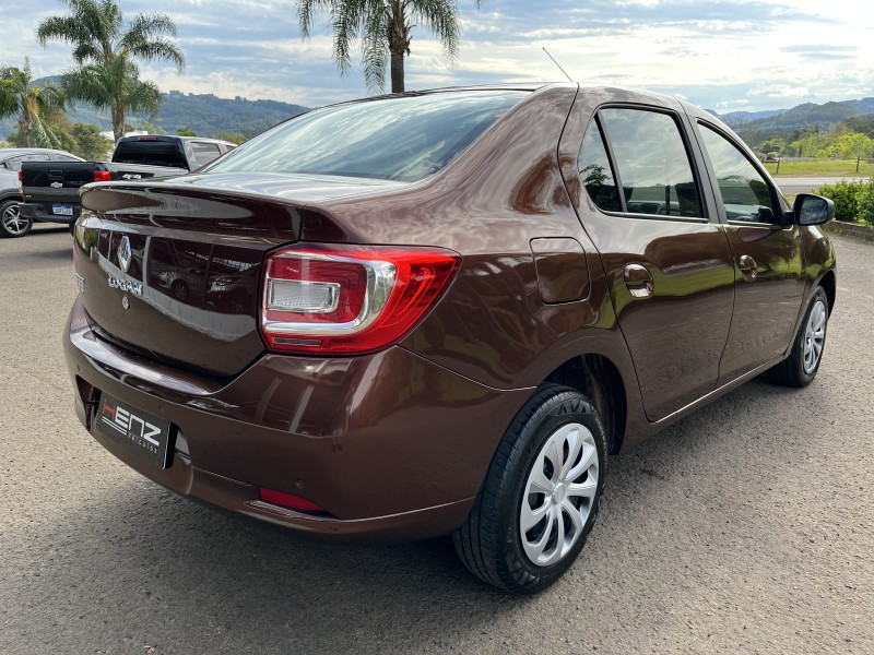 LOGAN 1.0 EXPRESSION 16V FLEX 4P MANUAL - 2015 - BOM PRINCíPIO