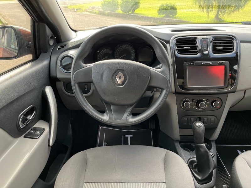 LOGAN 1.0 EXPRESSION 16V FLEX 4P MANUAL - 2015 - BOM PRINCíPIO