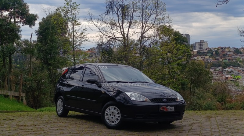 FOCUS 1.6 8V GASOLINA 4P MANUAL - 2009 - CAXIAS DO SUL