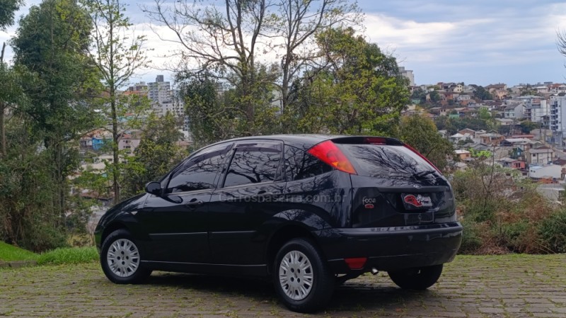 FOCUS 1.6 8V GASOLINA 4P MANUAL - 2009 - CAXIAS DO SUL