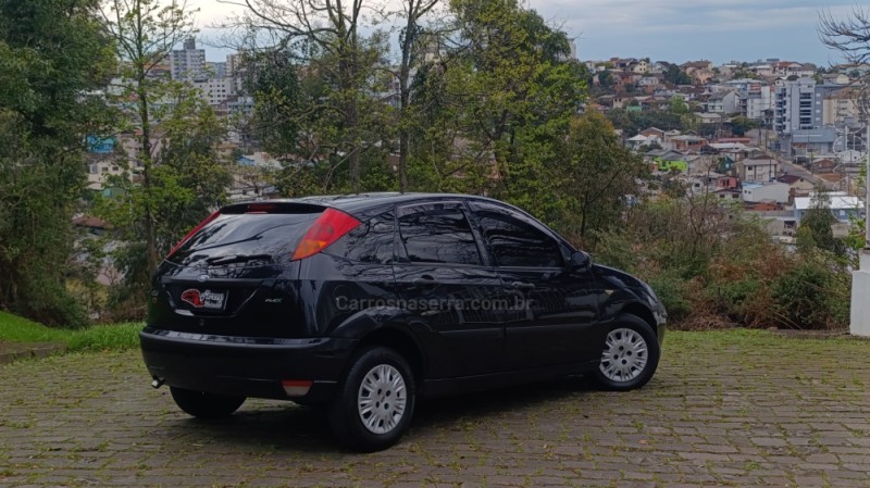 FOCUS 1.6 8V GASOLINA 4P MANUAL - 2009 - CAXIAS DO SUL