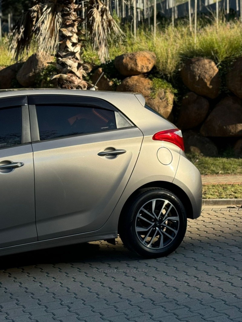 HB20 1.0 COMFORT 12V FLEX 4P MANUAL - 2017 - IVOTI
