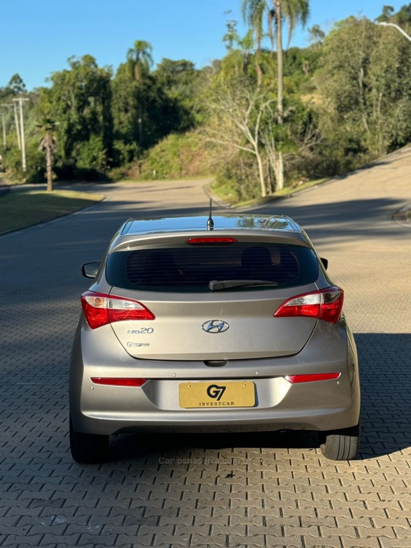 HB20 1.0 COMFORT 12V FLEX 4P MANUAL - 2017 - IVOTI